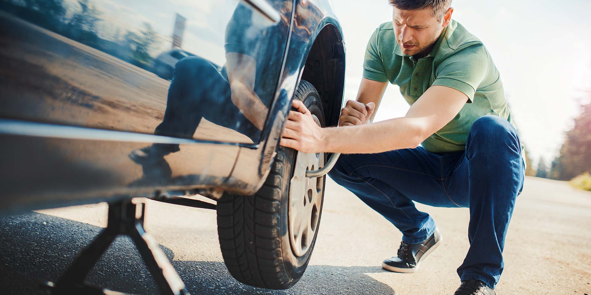 Mechanic replacing tyre